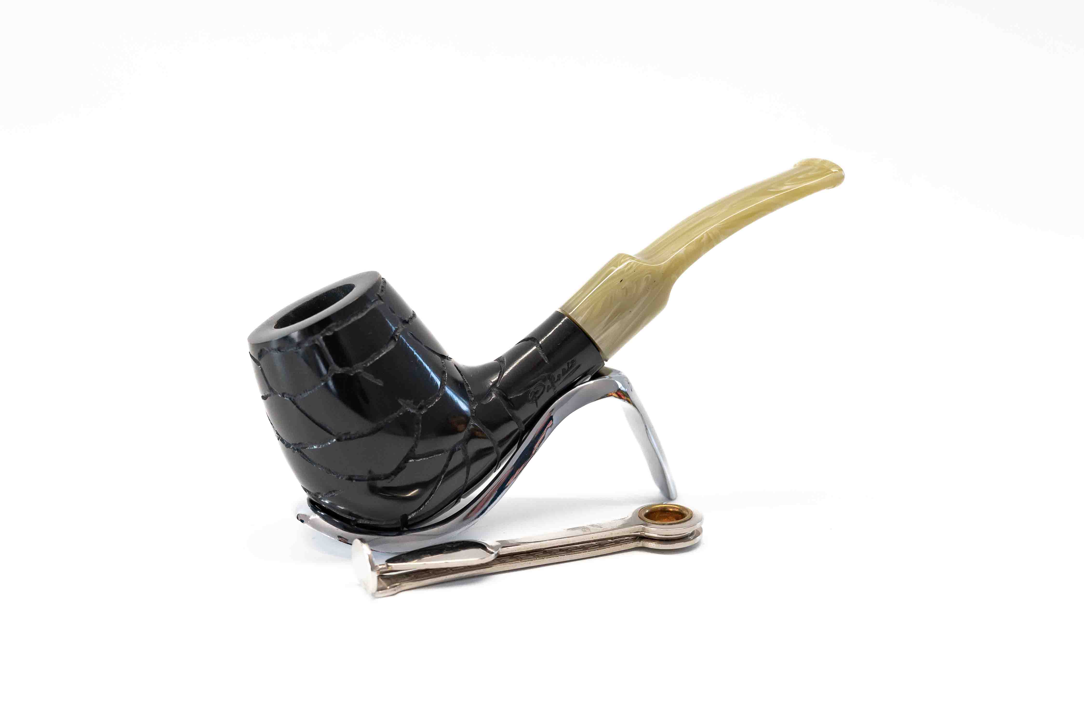 Padonio bruyer pipa 9mm filterrel, enyhén hajlított nyerges szárral, Billiard forma